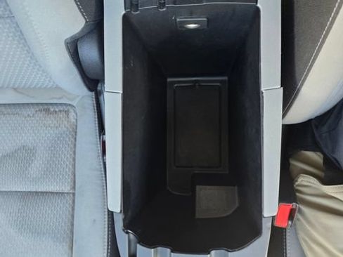 Used 2024 GMC Terrain SLE FWD image 23