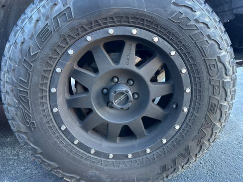 Used 2011 Nissan Frontier PRO-4X w/ Pro-4x Luxury Pkg image 7