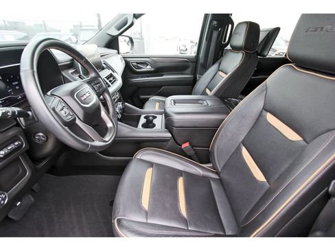 Used 2024 GMC Yukon XL AT4 w/ AT4 Premium Package AWD/4WD image 6