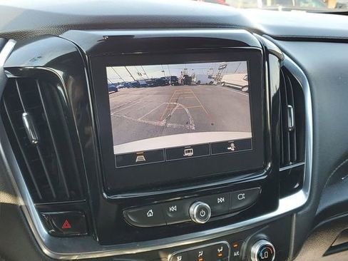 Certified 2023 Chevrolet Traverse LT FWD image 14