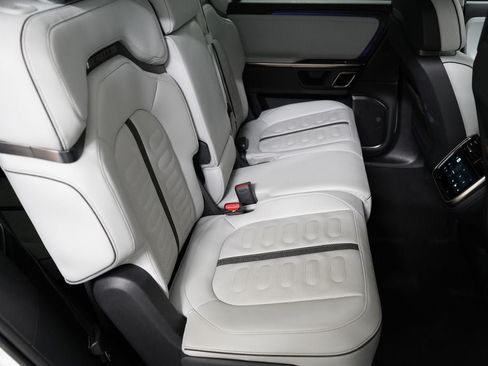 Used 2023 Rivian R1S Adventure AWD/4WD image 29