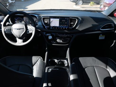 New 2026 Chrysler Pacifica Limited image 20