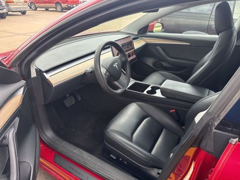 Used 2023 Tesla Model 3 Standard Range image 8