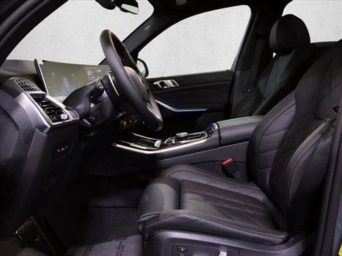 Used 2026 BMW X5 xDrive50e w/ Premium Package AWD/4WD image 4