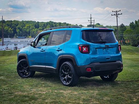 Used 2022 Jeep Renegade Altitude AWD/4WD image 5
