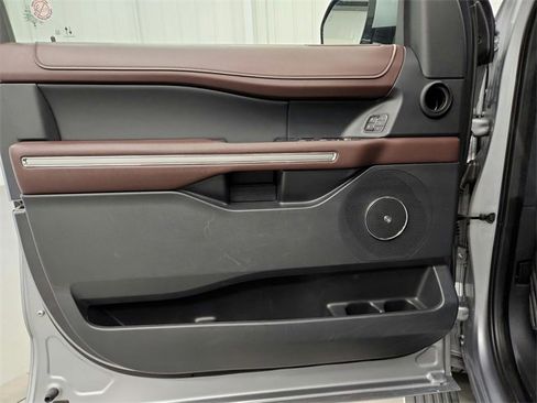 Used 2024 Ford Expedition Max Limited image 28