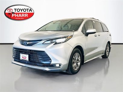 Used 2022 Toyota Sienna XLE