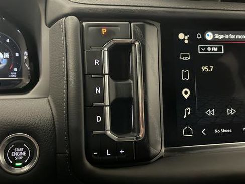 Used 2024 GMC Yukon XL Denali AWD/4WD image 19