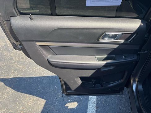 Used 2018 Ford Explorer XLT w/ Equipment Group 202A AWD/4WD image 25