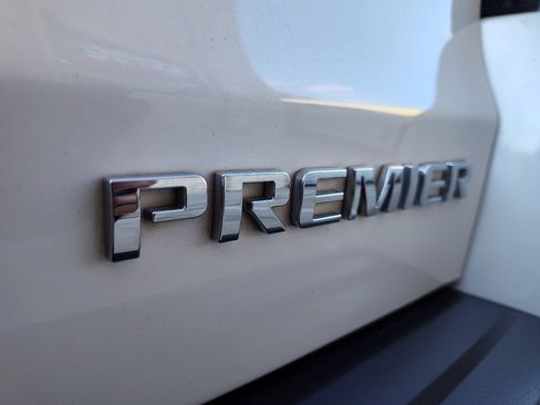 Used 2019 Chevrolet Suburban Premier w/ Premier Plus Edition image 10