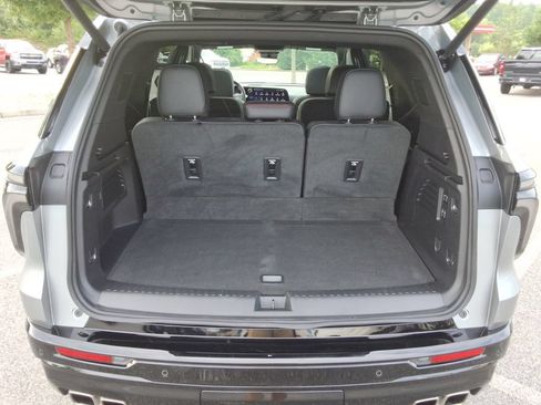 Certified 2024 Chevrolet Traverse RS FWD image 16