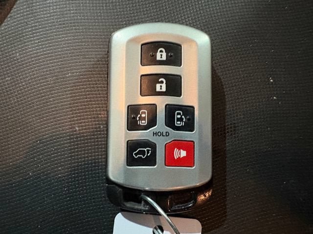 Certified 2020 Toyota Sienna XLE FWD image 20