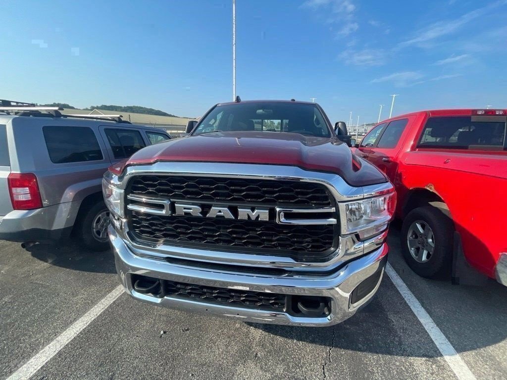 Used 2024 RAM 2500 Tradesman w/ Chrome Appearance Group AWD/4WD image 3
