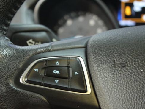 Used 2016 Ford Focus SE w/ Equipment Group 201A FWD image 14