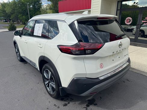 Used 2021 Nissan Rogue SL w/ Premium Package AWD/4WD image 4
