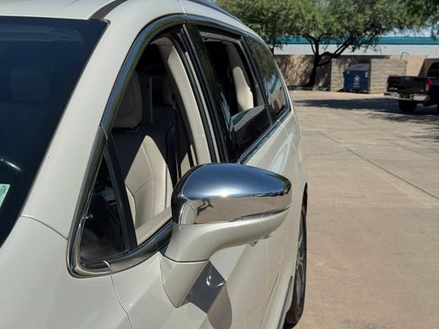 Used 2017 Chrysler Pacifica Limited w/ UConnect Theater Package FWD image 55