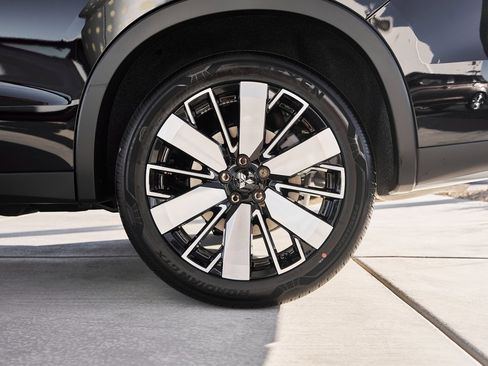 New 2025 Mitsubishi Outlander SE image 8