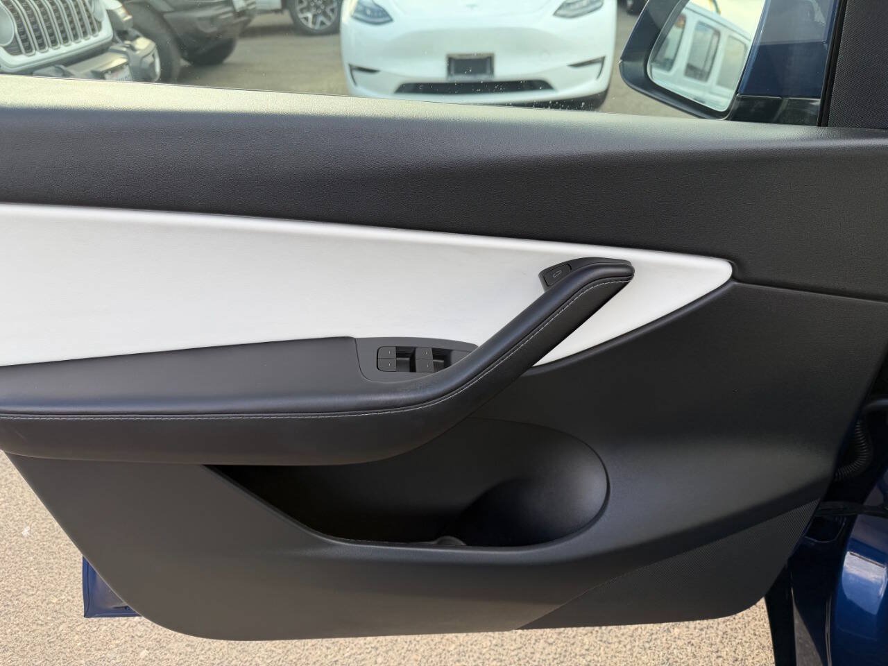 Used 2021 Tesla Model Y Long Range AWD/4WD image 14