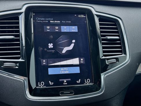 Used 2018 Volvo XC90 T6 Momentum w/ Convenience Package AWD/4WD image 12