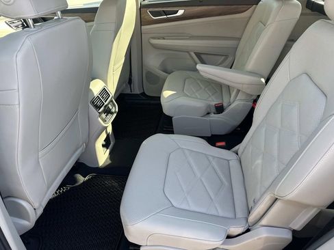 New 2026 Volkswagen Atlas SE FWD image 14