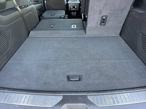 Used 2024 GMC Yukon XL Denali AWD/4WD image 17
