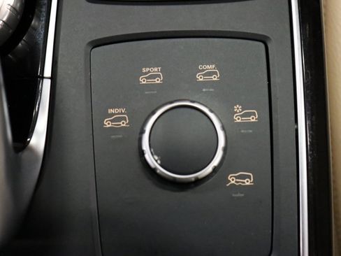 Used 2019 Mercedes-Benz GLE 400 4MATIC image 4