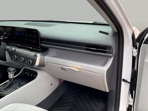 Used 2026 Hyundai Kona SE FWD image 18