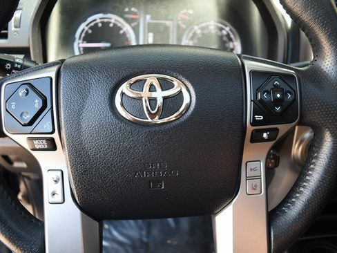 Certified 2022 Toyota 4Runner Limited AWD/4WD image 31