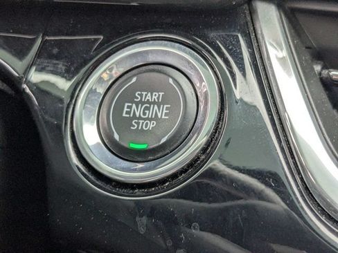 Used 2024 Chevrolet Trax RS w/ Sunroof Package FWD image 25