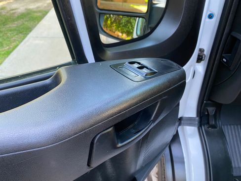 Used 2025 RAM ProMaster 2500 w/ U-Haul Equipment Group FWD image 25
