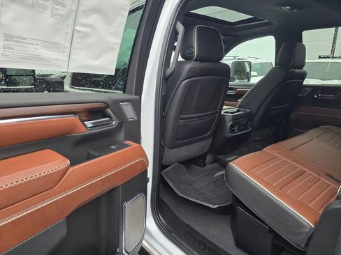 Used 2024 GMC Sierra 3500 Denali Ultimate image 15