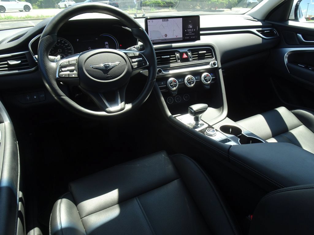 Used 2022 Genesis G70 2.0T AWD/4WD image 15