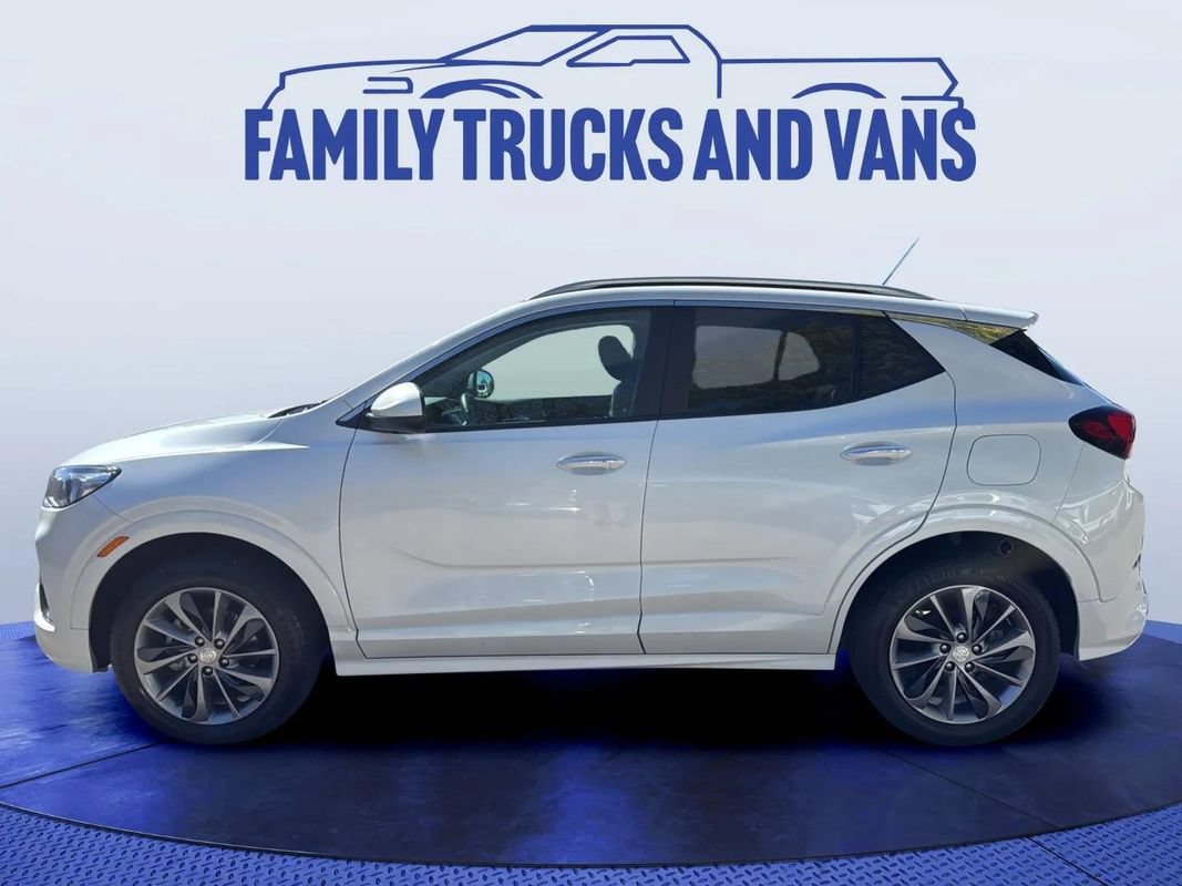 Used 2022 Buick Encore GX Select w/ Sport Touring Package AWD/4WD image 2