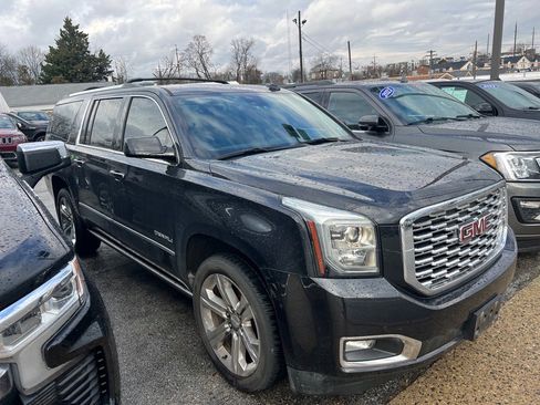 Used 2020 GMC Yukon XL Denali w/ Denali Ultimate Package image 3
