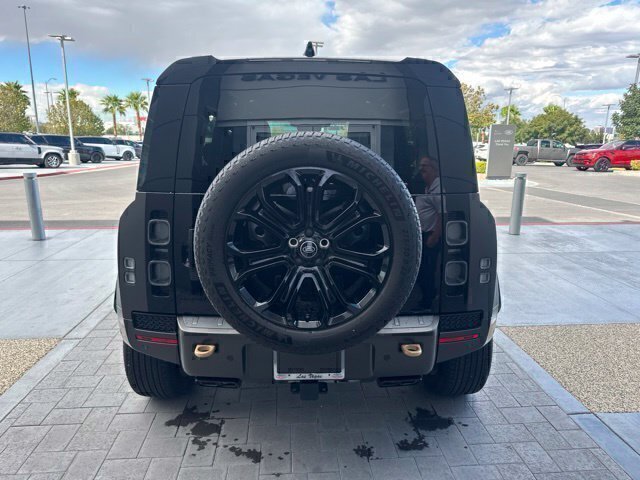 Used 2025 Land Rover Defender 110 AWD/4WD image 6