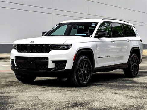 Used 2024 Jeep Grand Cherokee L Laredo image 9