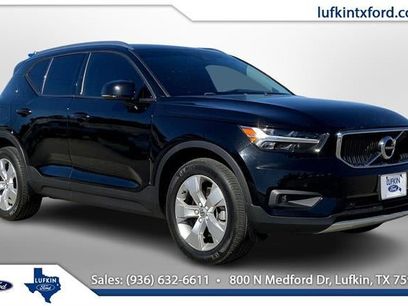 Used 2022 Volvo XC40 T5 Momentum