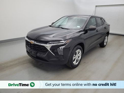 Used 2024 Chevrolet Trax LS FWD image 1