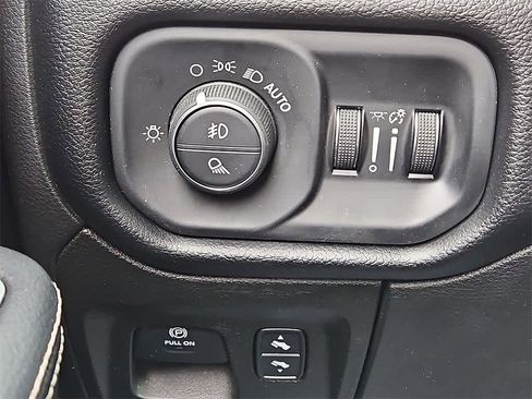 Used 2021 RAM 1500 Laramie image 21