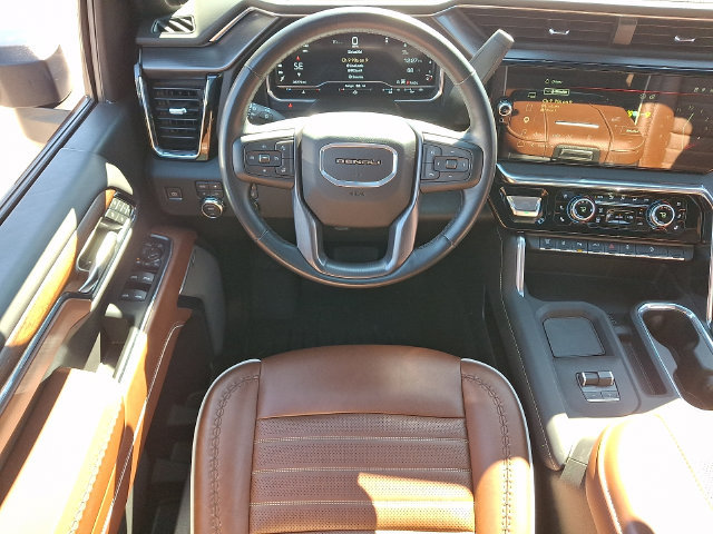 Used 2024 GMC Sierra 3500 Denali Ultimate AWD/4WD image 3