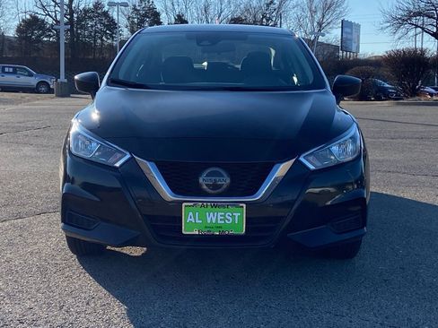 Used 2021 Nissan Versa S image 3