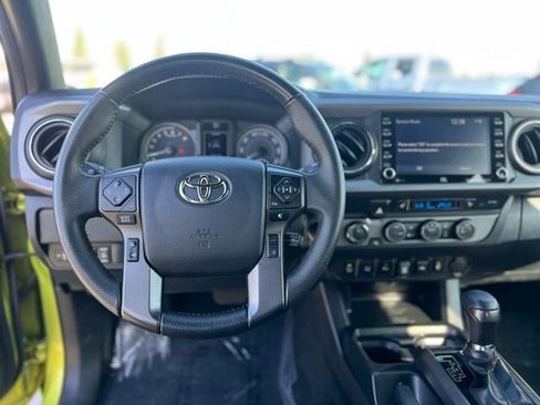 Used 2023 Toyota Tacoma TRD Off-Road w/ TRD Premium Off Road Package image 18