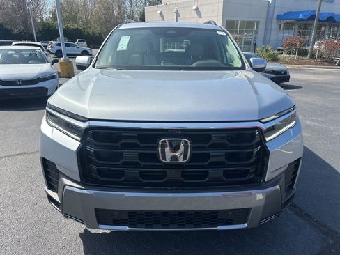 New 2026 Honda Pilot Touring image 8