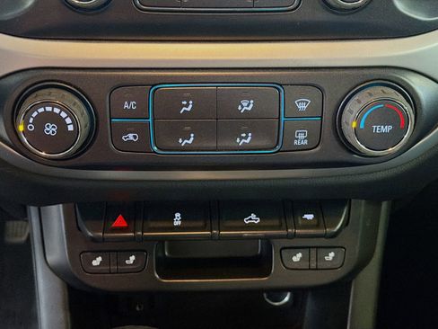 Used 2022 Chevrolet Colorado LT w/ Trail Boss Package AWD/4WD image 15