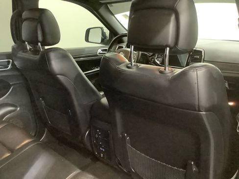 Used 2021 Jeep Grand Cherokee Limited AWD/4WD image 34