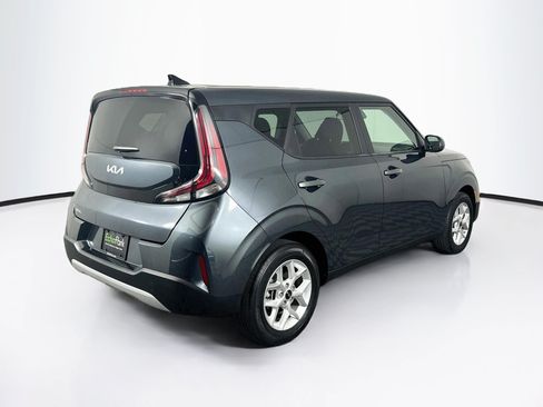 Used 2025 Kia Soul LX w/ LX Technology Package FWD image 9