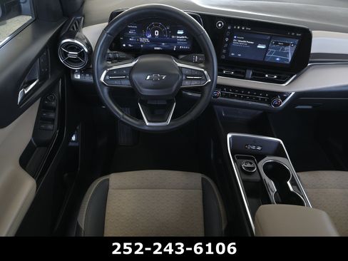 Used 2025 Chevrolet Equinox ACTIV w/ Safety and Technology Package FWD image 13