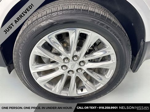 Used 2017 Cadillac XT5 Platinum image 33