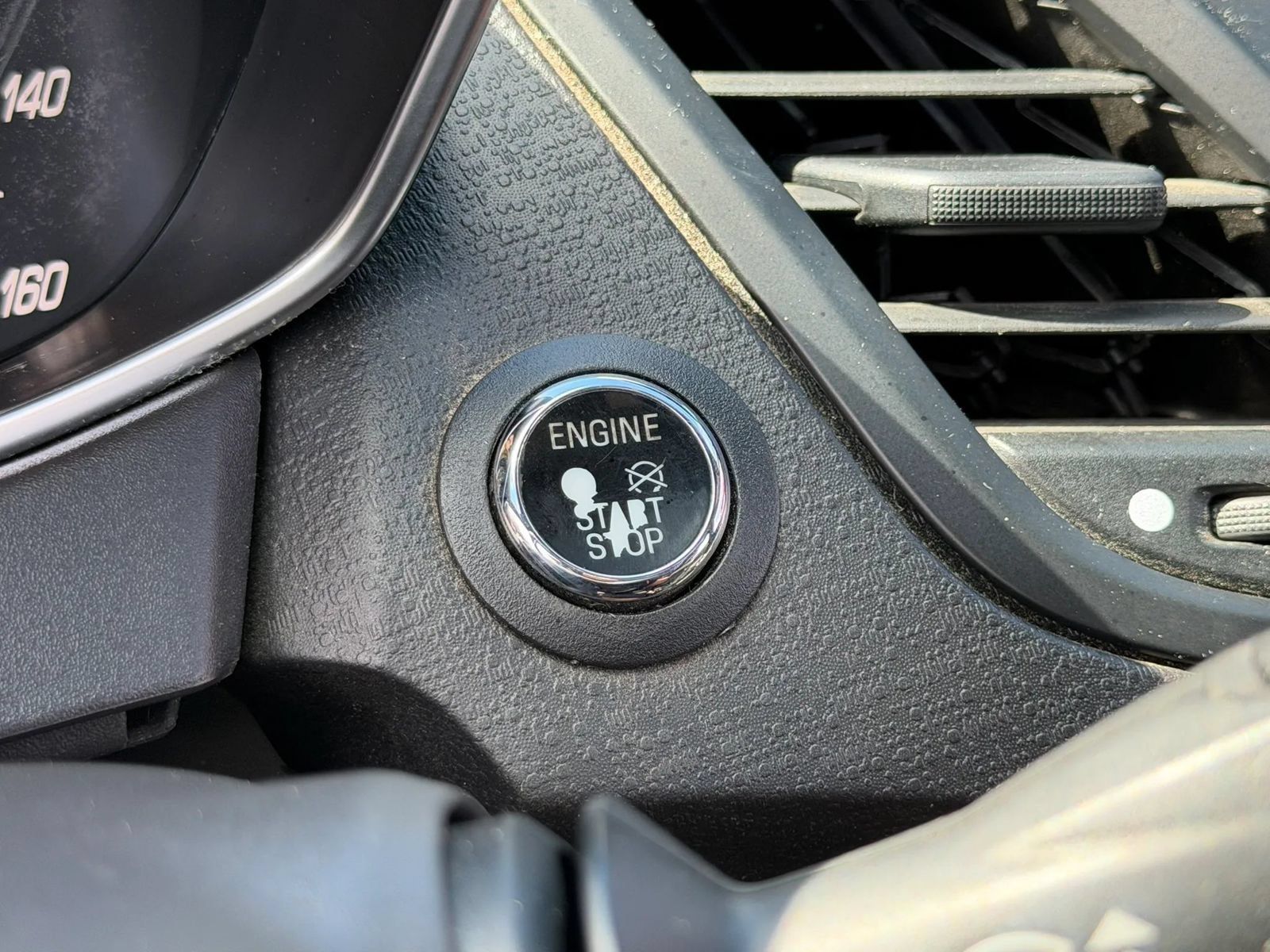 Used 2018 Ford Fiesta ST FWD image 18