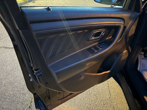 Used 2016 Ford Taurus Police Interceptor FWD image 12